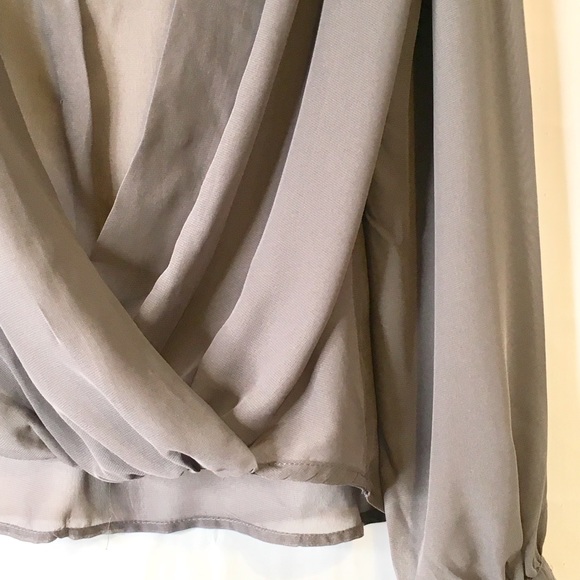 NWOT Beautiful Romantic Lace Backless Blouse - Picture 3 of 8